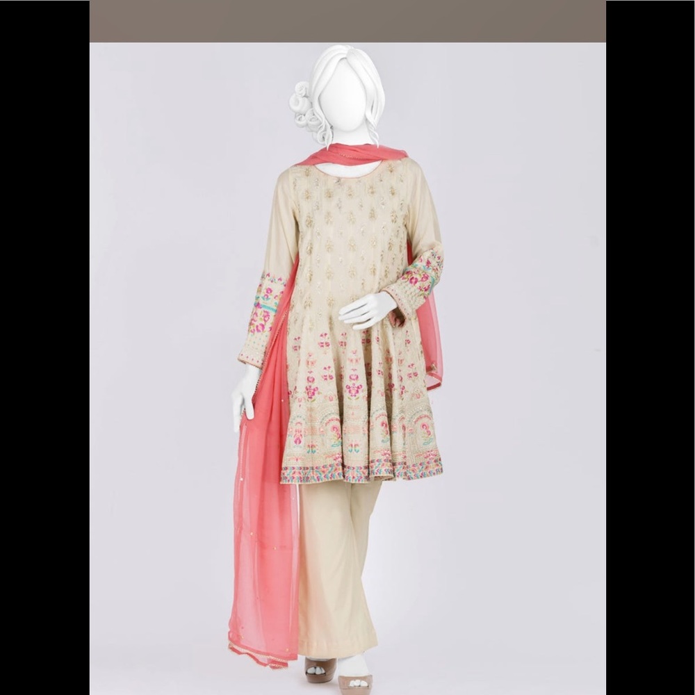 Beautiful Embroidered M NWT Junaid Jamshed suit